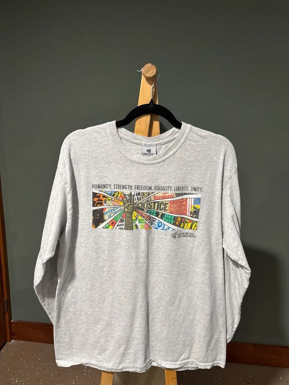 Center for Civil and Human Rights Graphic Long Sleeve Shirt Gray L